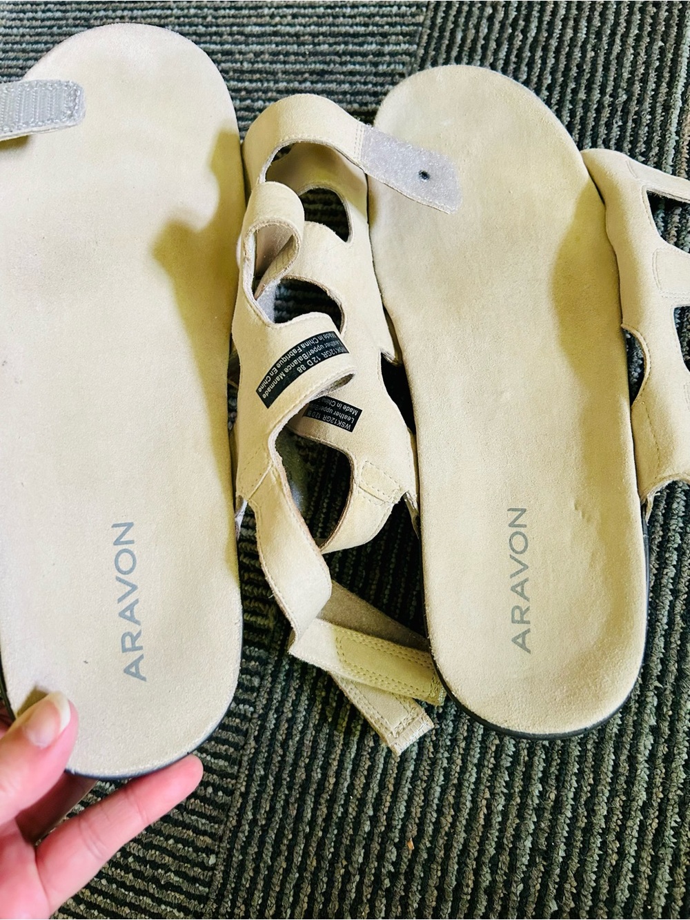 Aravon Beige Metallic Sand Power Comfort 3 Strap Adjustable Sandals 12 D WIDE - Picture 6 of 11